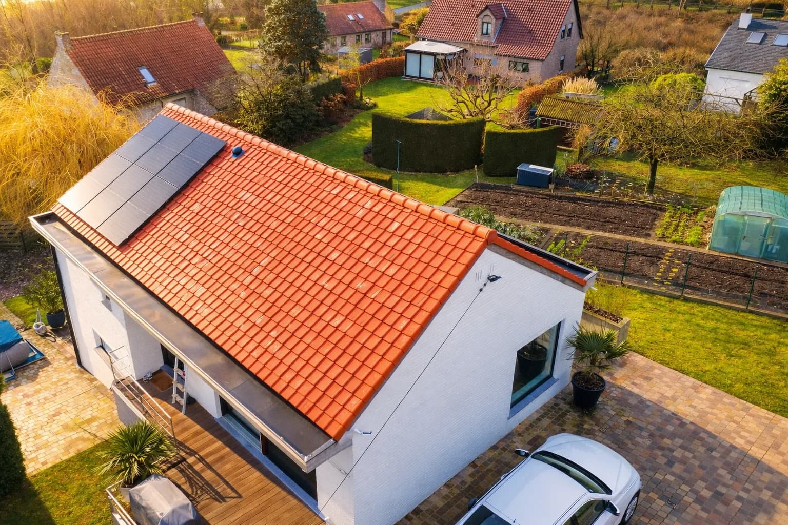 Vernieuwd dak door Dakvlak, luchtfoto